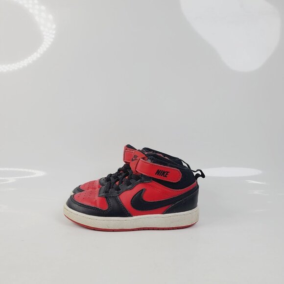 Nike Boy's Red Black Court Borough 2 Mid-Top Athletic Sneaker Shoes Size 10C - Picture 2 of 7